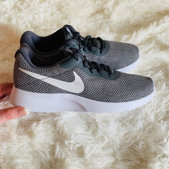 Nike Tanjun SE - Picture 6 of 6